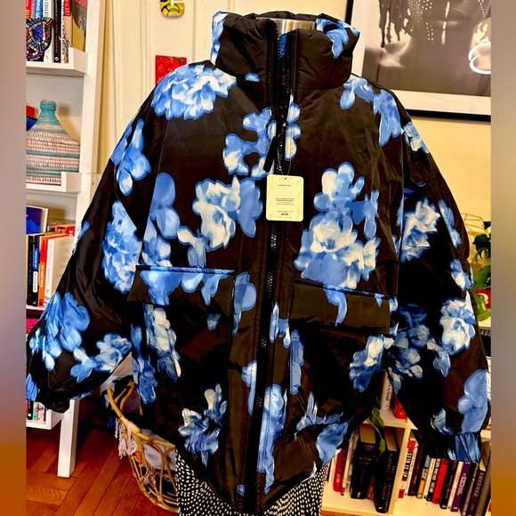 NWT Fabletics All Weather Jacket
XXL/XL 14-16 
In Bloom Shine - Picture 3 of 5